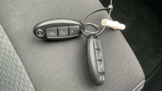 Nissan Qashqai 1.3 DiG-T N-Connecta 5dr Petrol Hatchback